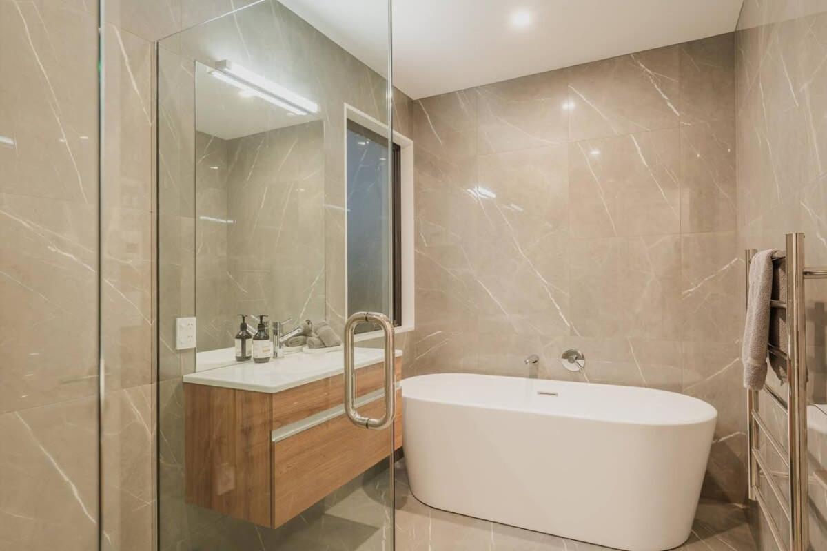 Elegant 3Br Home On Mustang Avenue Christchurch Ngoại thất bức ảnh