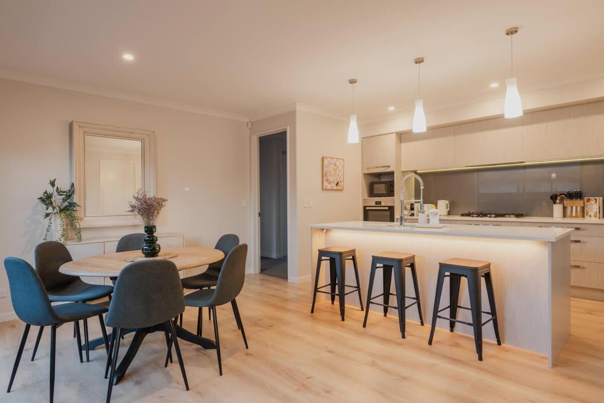 Elegant 3Br Home On Mustang Avenue Christchurch Ngoại thất bức ảnh
