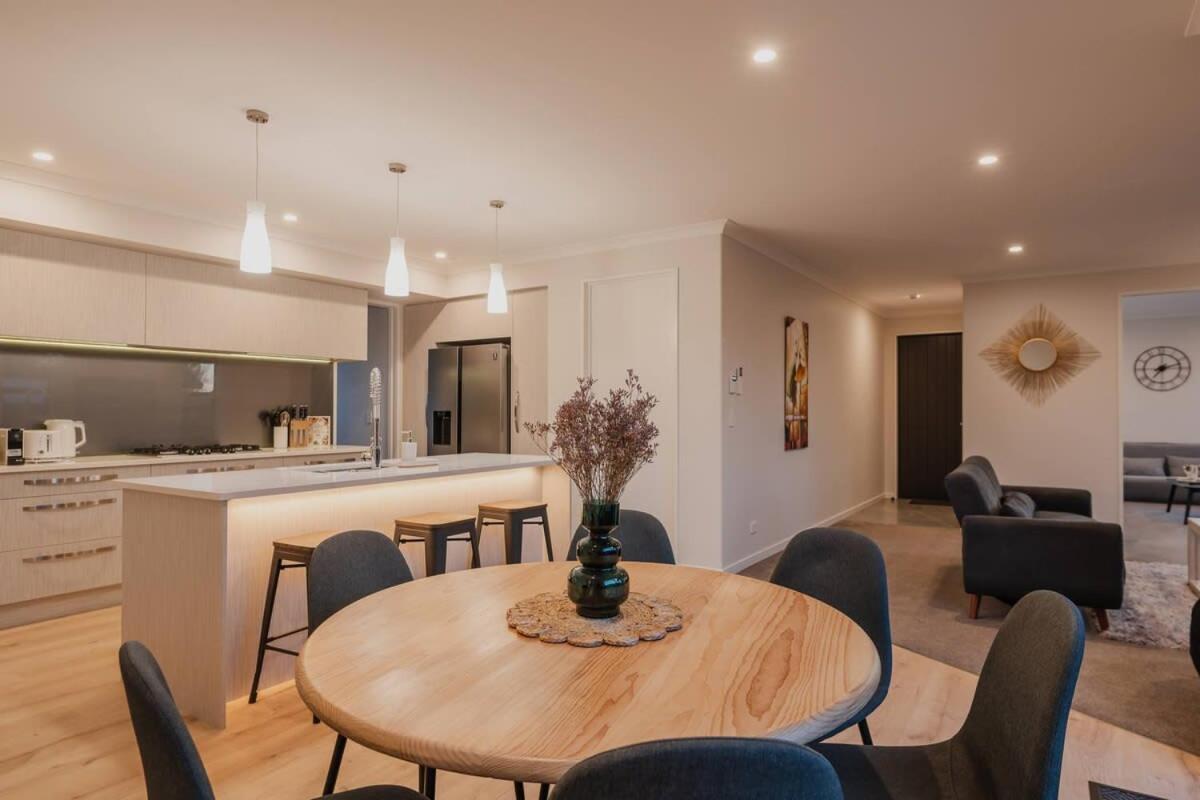 Elegant 3Br Home On Mustang Avenue Christchurch Ngoại thất bức ảnh